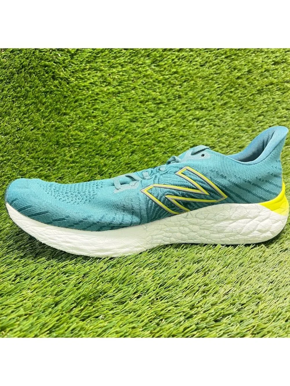 New Balance Fresh Foam X Vongo v5 Mens Size 12 Blue White Running Shoes Sneakers